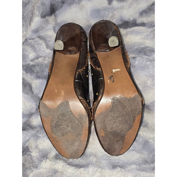 Naughty Monkey Ball Chain Heels Brown Leather Studded Accent Women Size 10 - Picture 6 of 8